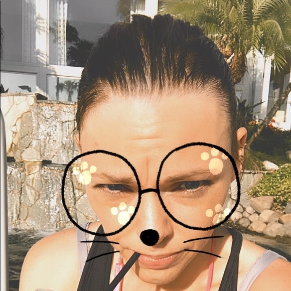 Meet your Posher, Raina - Picture 2 of 4